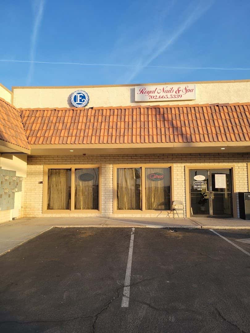 Royal Nails & Spa — Nail Salons & Spas photo 1 of 5