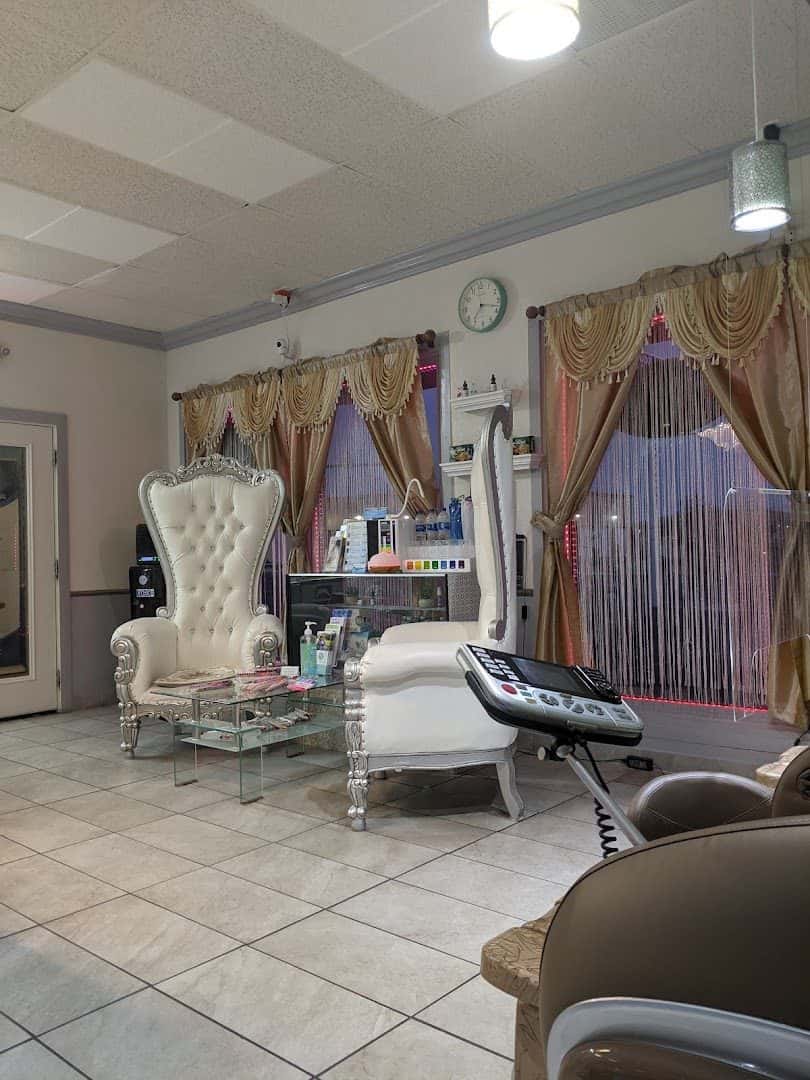 Royal Nails & Spa — Nail Salons & Spas photo 3 of 5