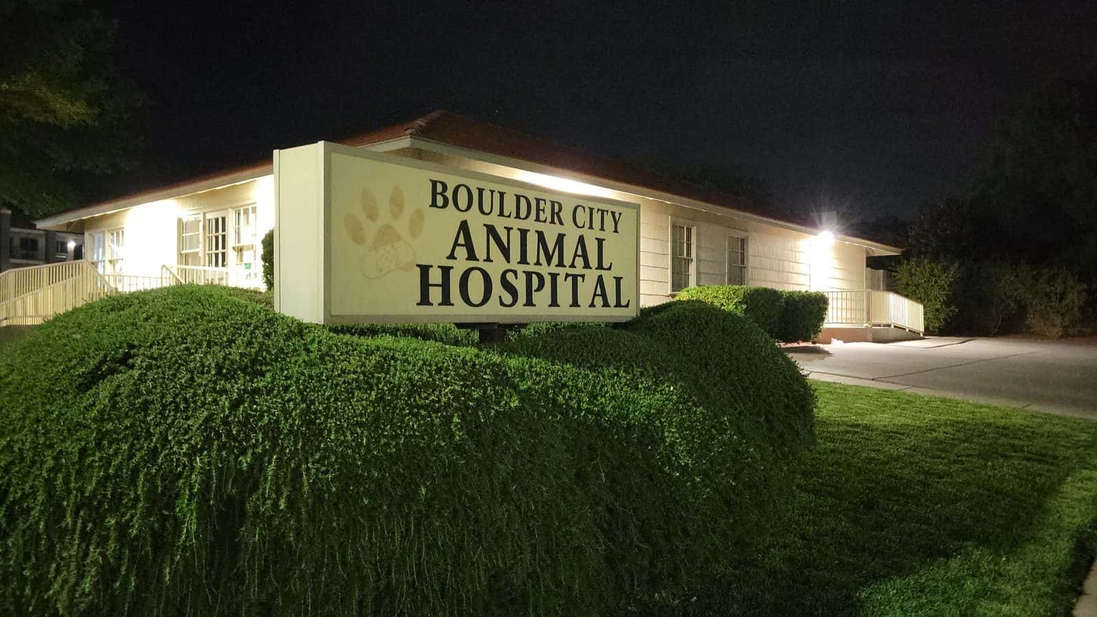 Boulder City Animal Hospital — Retail & Boutiques photo 2 of 5