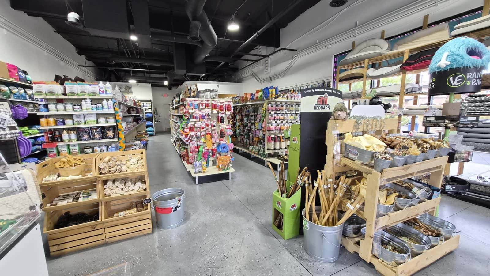 Jones Pet Outlet — Retail & Boutiques photo 3 of 5