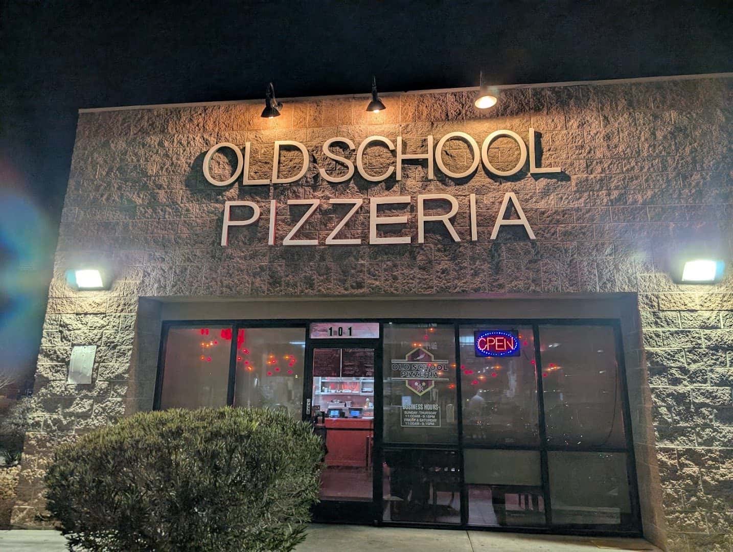 Old School Pizzeria — Restaurants photo 1 of 5