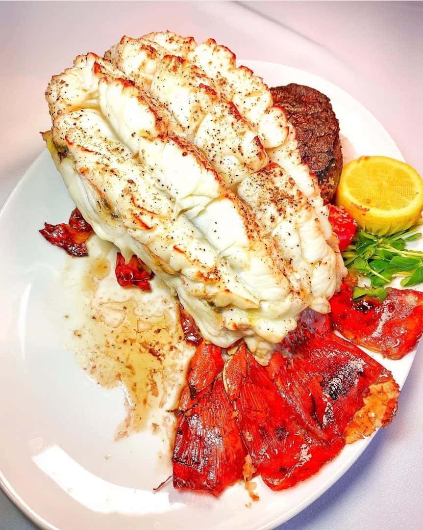 Hank's Fine Steaks & Martinis — Restaurants photo 3 of 5