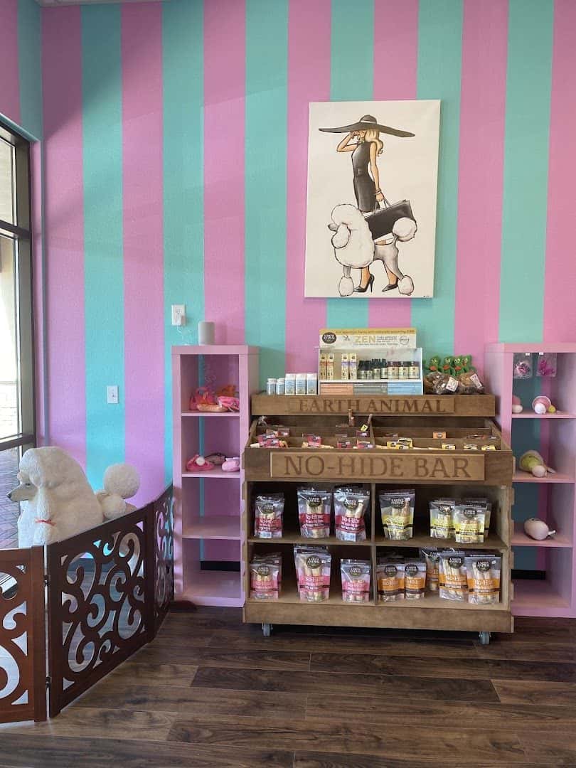 Snooty LaRue Pet Spa & Play — Nail Salons & Spas photo 1 of 5