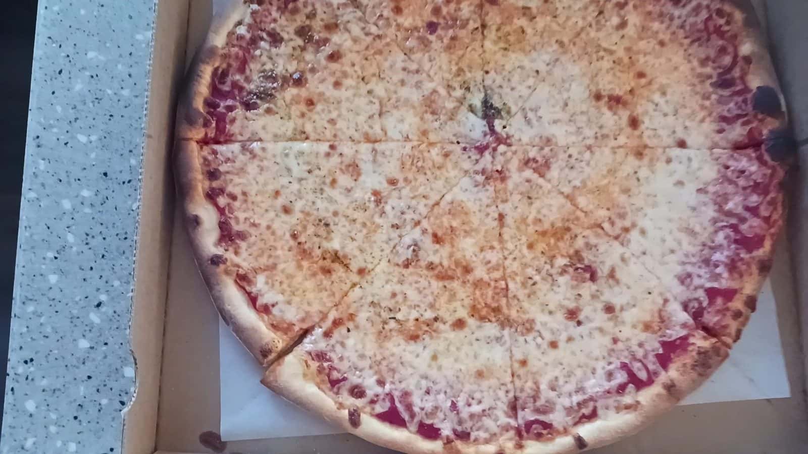 Bambino's East Coast Pizzeria — Restaurants photo 2 of 5