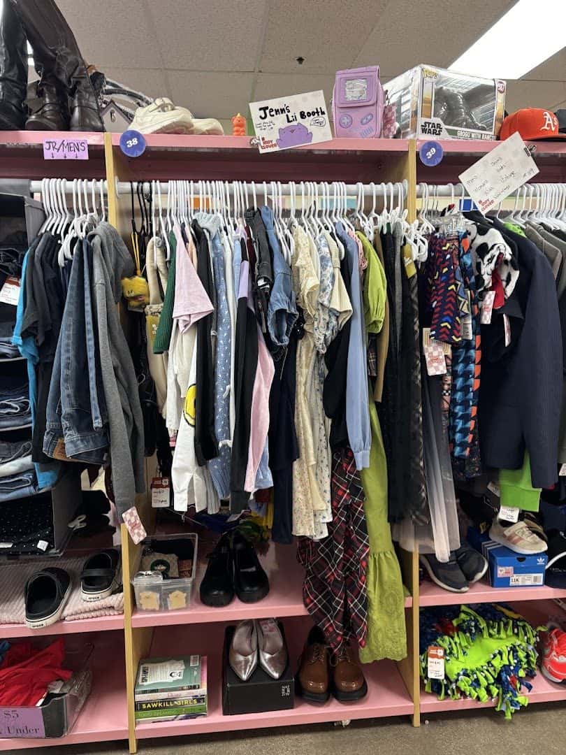 Indy Clover Henderson — Retail & Boutiques photo 2 of 5