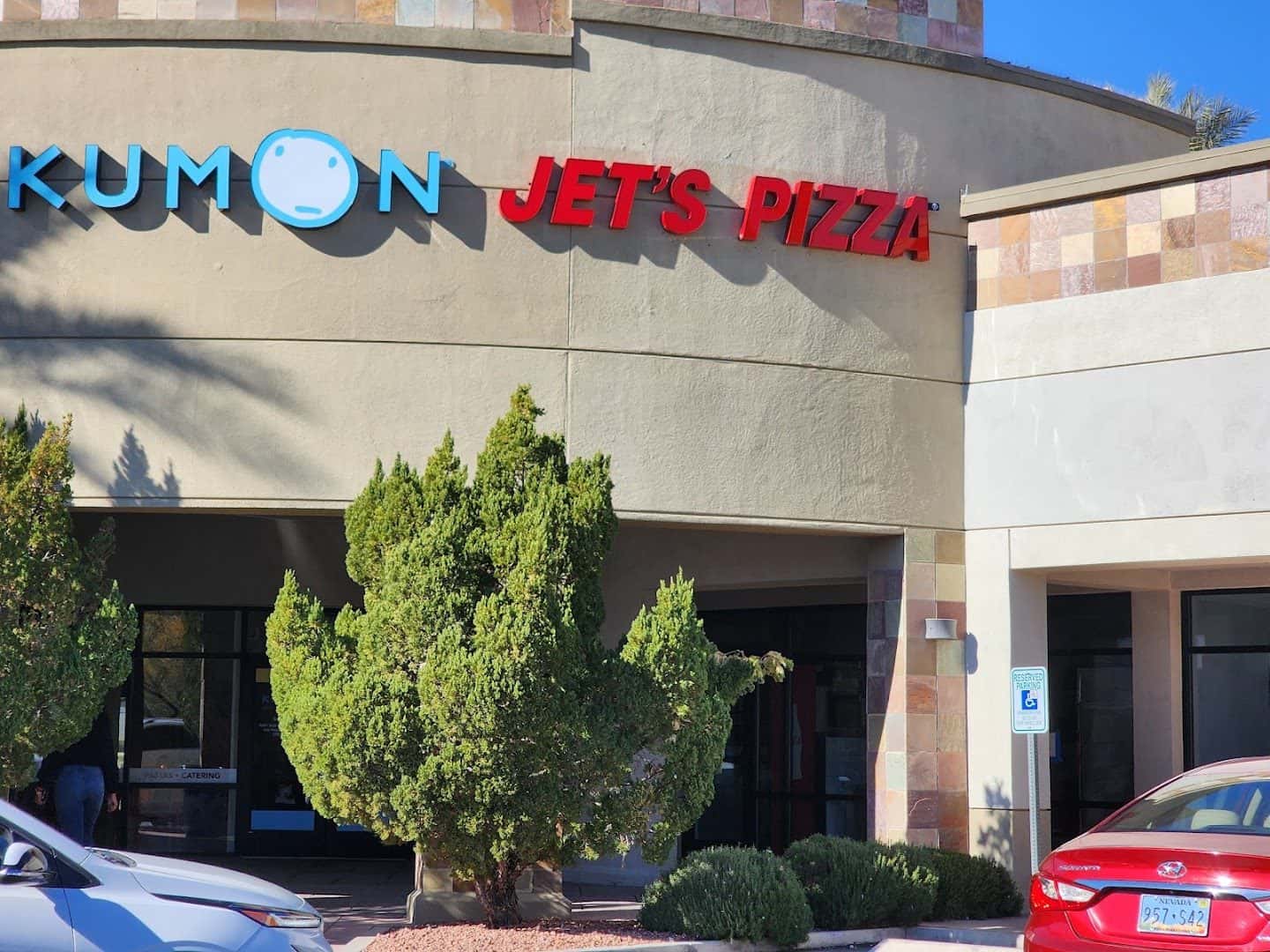 Jet's Pizza — Restaurants photo 1 of 5