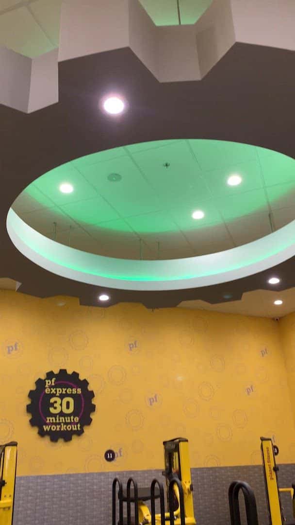 Planet Fitness — Nail Salons & Spas photo 2 of 5