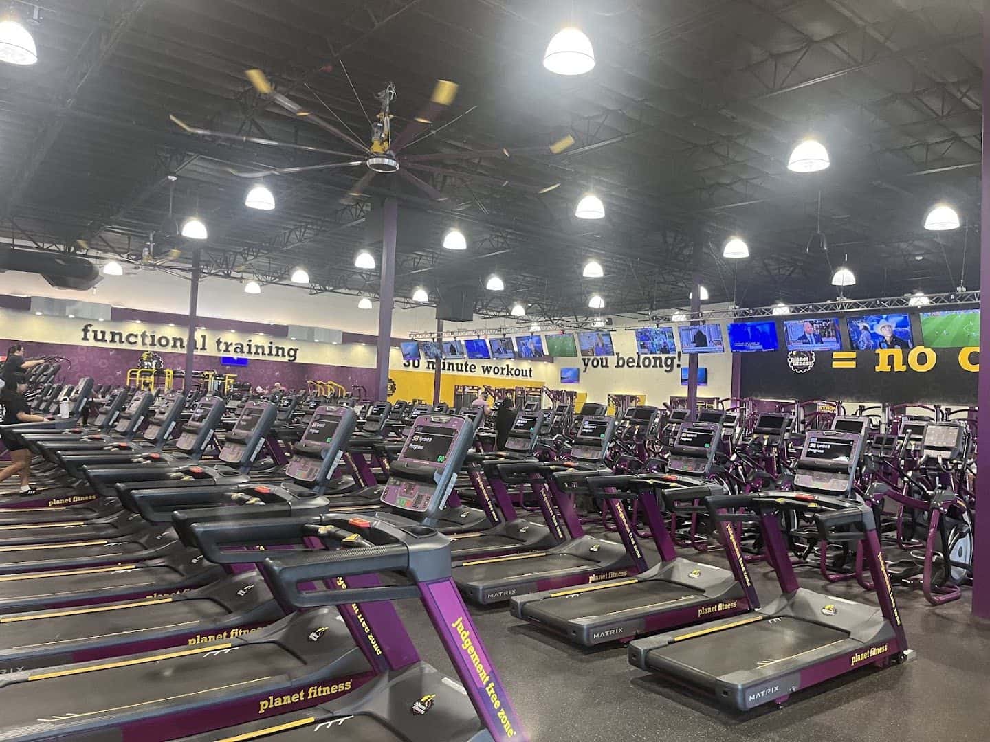 Planet Fitness — Nail Salons & Spas photo 3 of 5