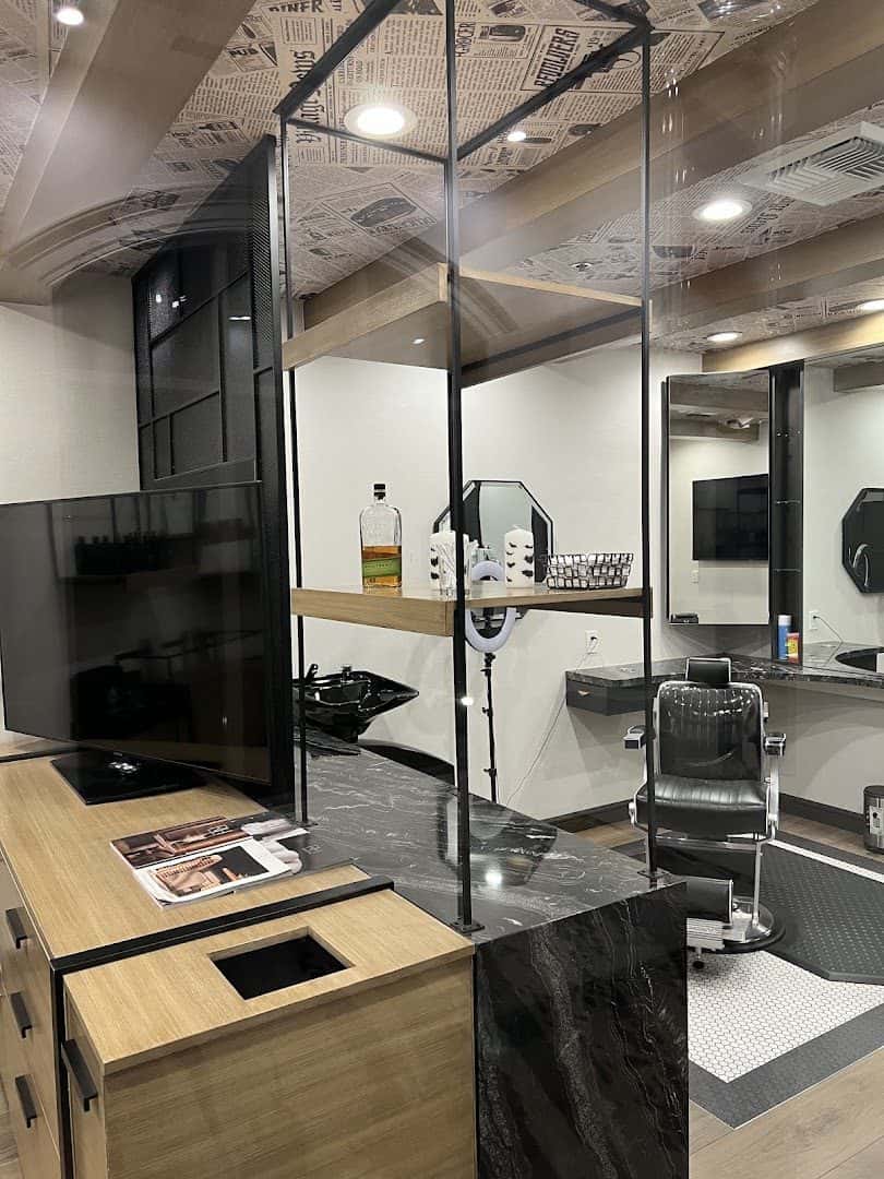 High Roller Barber Shop — Retail & Boutiques photo 3 of 5