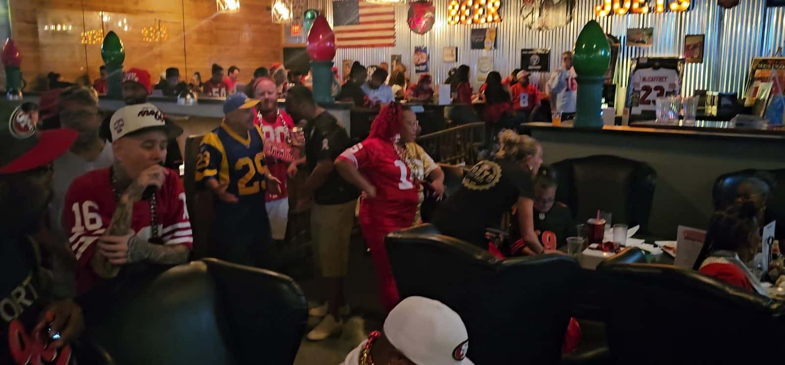 Joey's Tavern — Restaurants photo 2 of 5