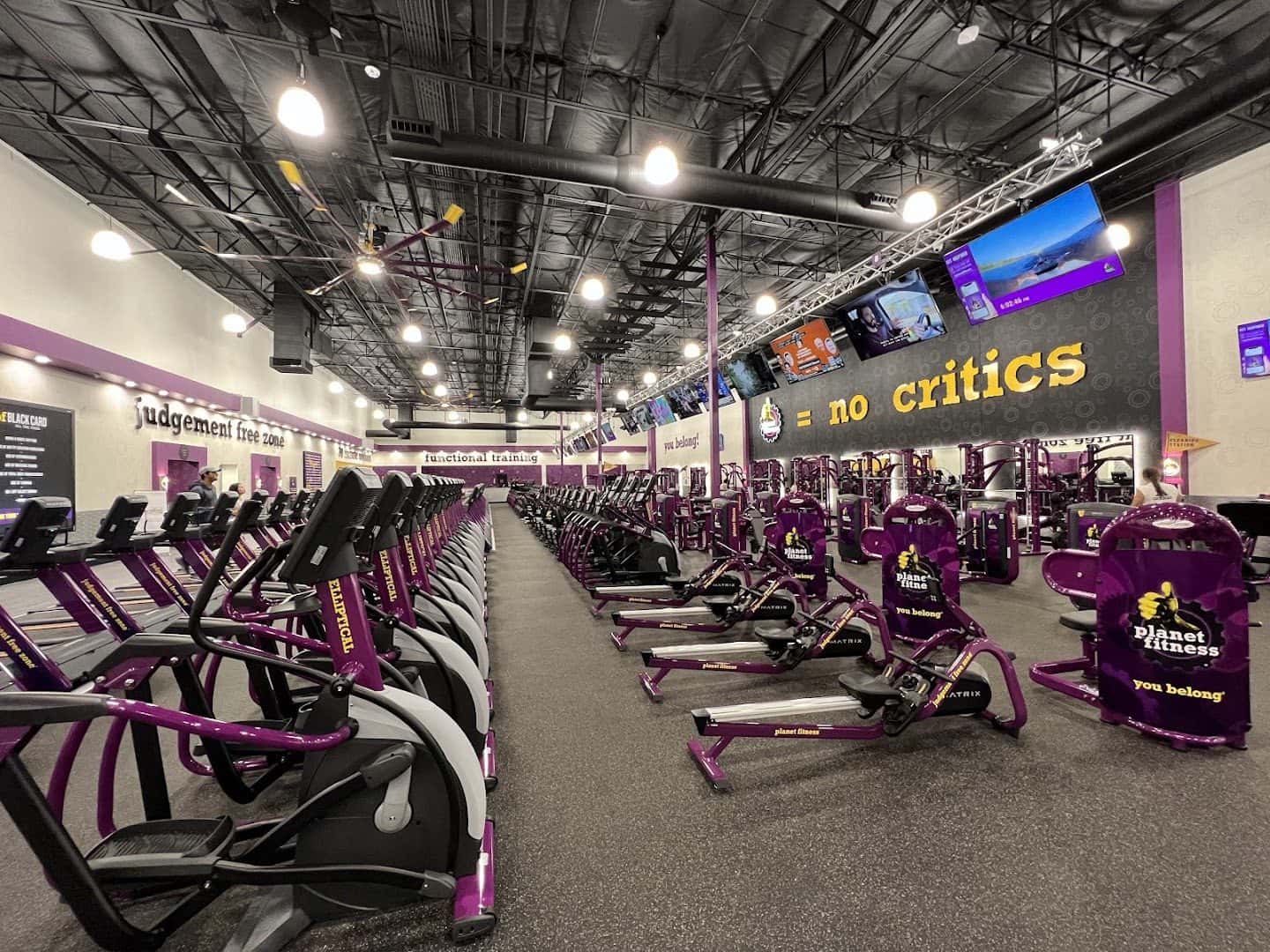 Planet Fitness — Nail Salons & Spas photo 3 of 5