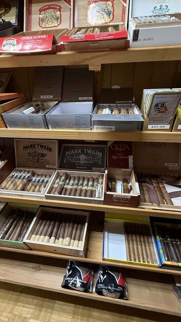 SUMMERLIN SMOKE & GIFT SHOP LLC — Retail & Boutiques photo 3 of 5