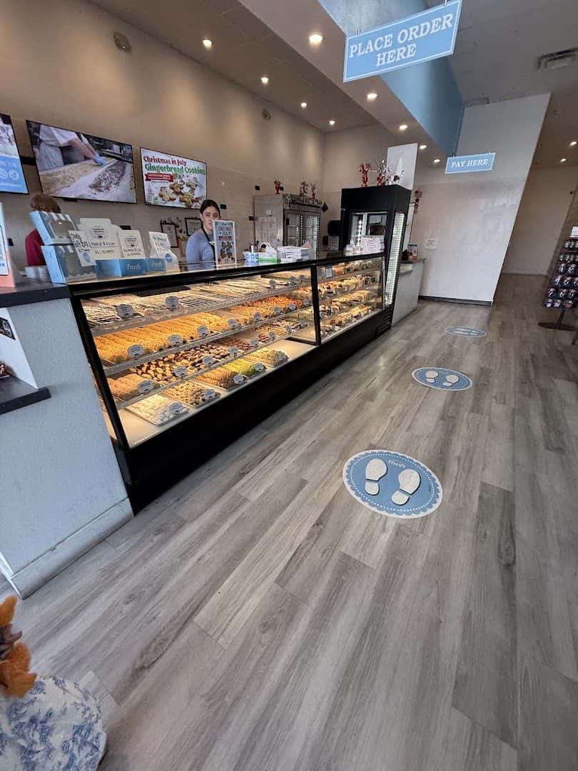 Freed's Dessert Shop — Bakeries & Desserts photo 3 of 5