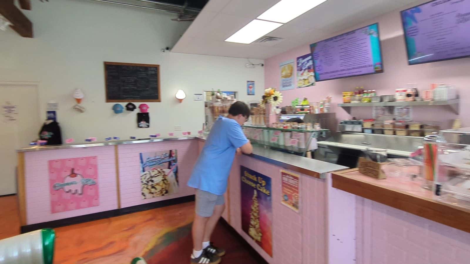 Cream Me Ice Creamery — Bakeries & Desserts photo 2 of 5