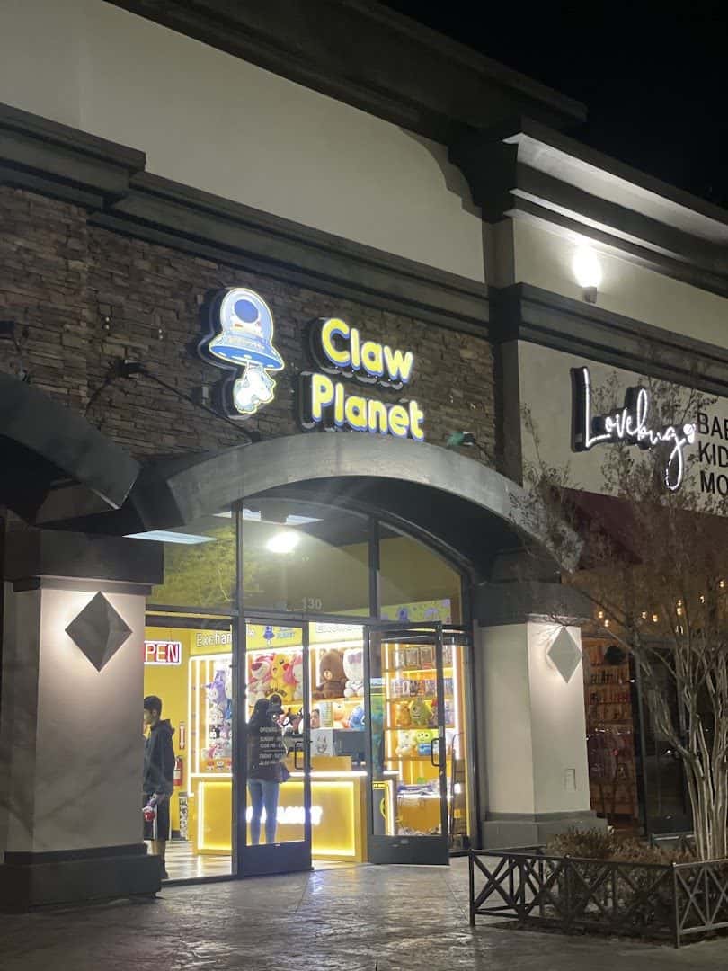Claw Planet — Family Fun & Recreation photo 3 of 5
