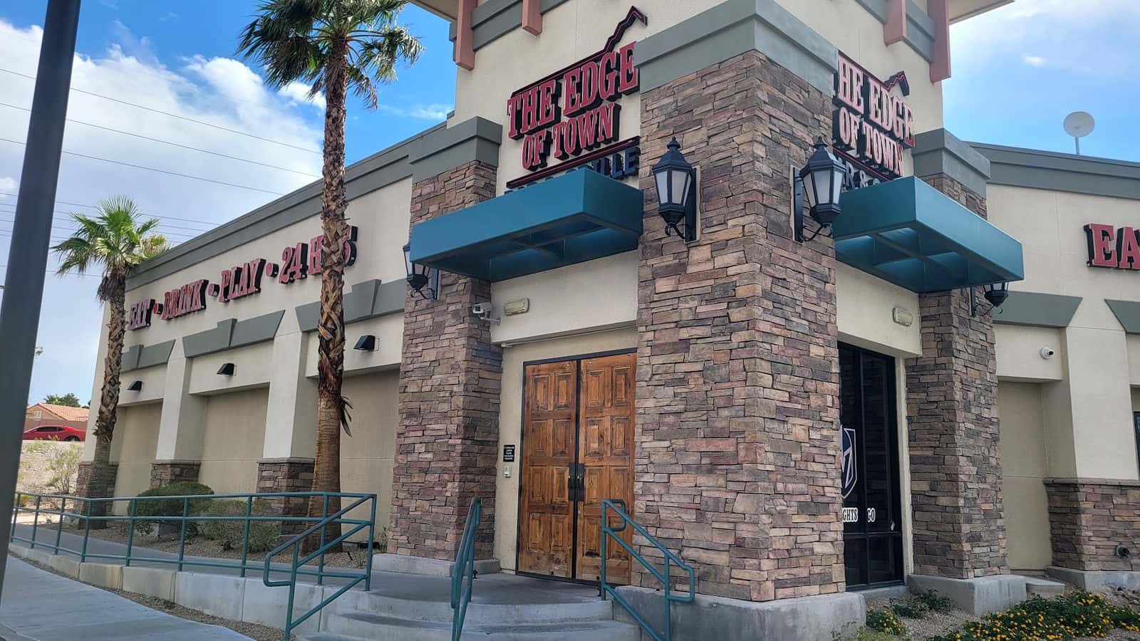 Edge of Town Bar & Grille — Restaurants photo 1 of 5
