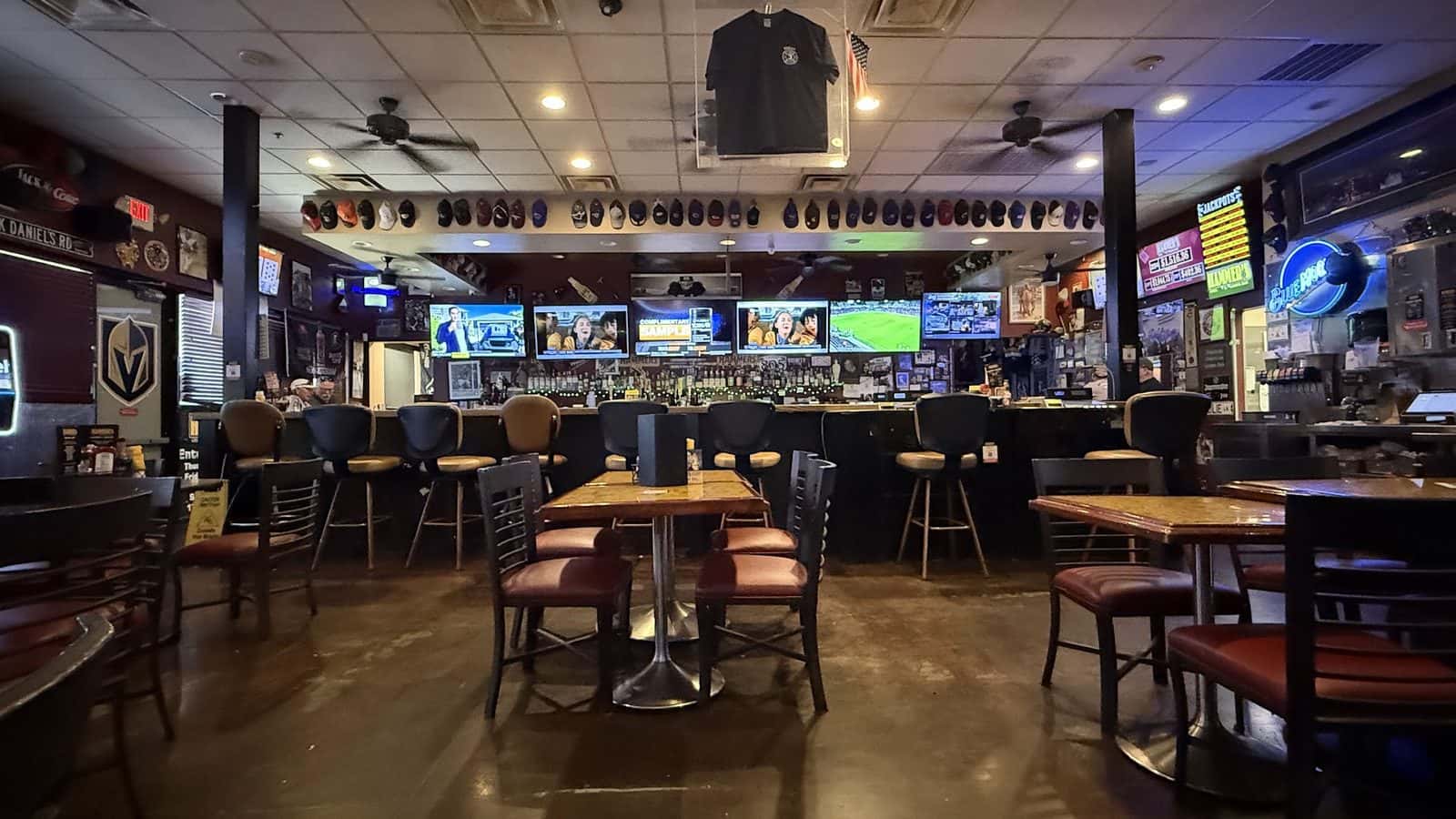 Hammers Grill & Bar — Restaurants photo 3 of 5