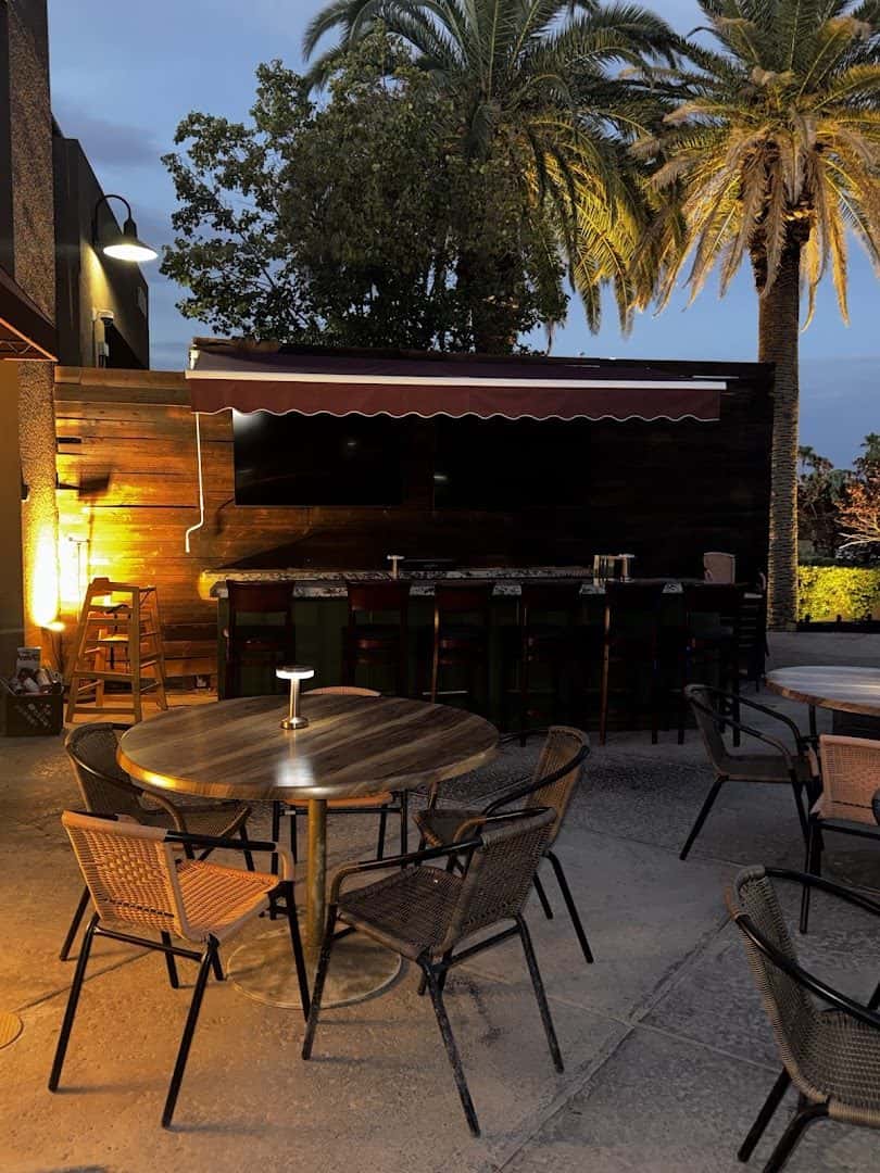 Parlour Wine Bar and Eatery — Restaurants photo 3 of 5