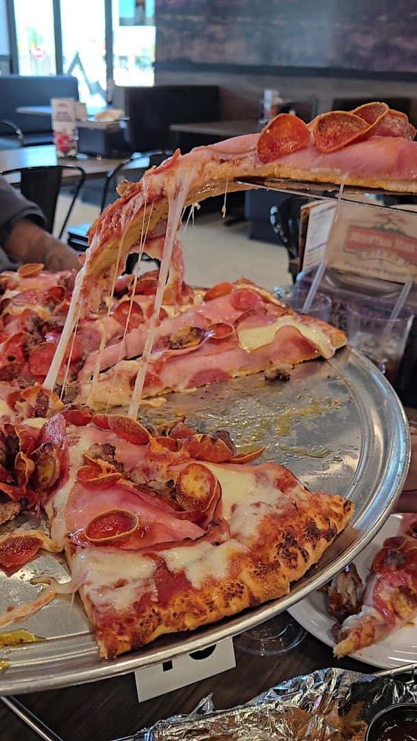 Mountain Mike's Pizza — Restaurants photo 2 of 5