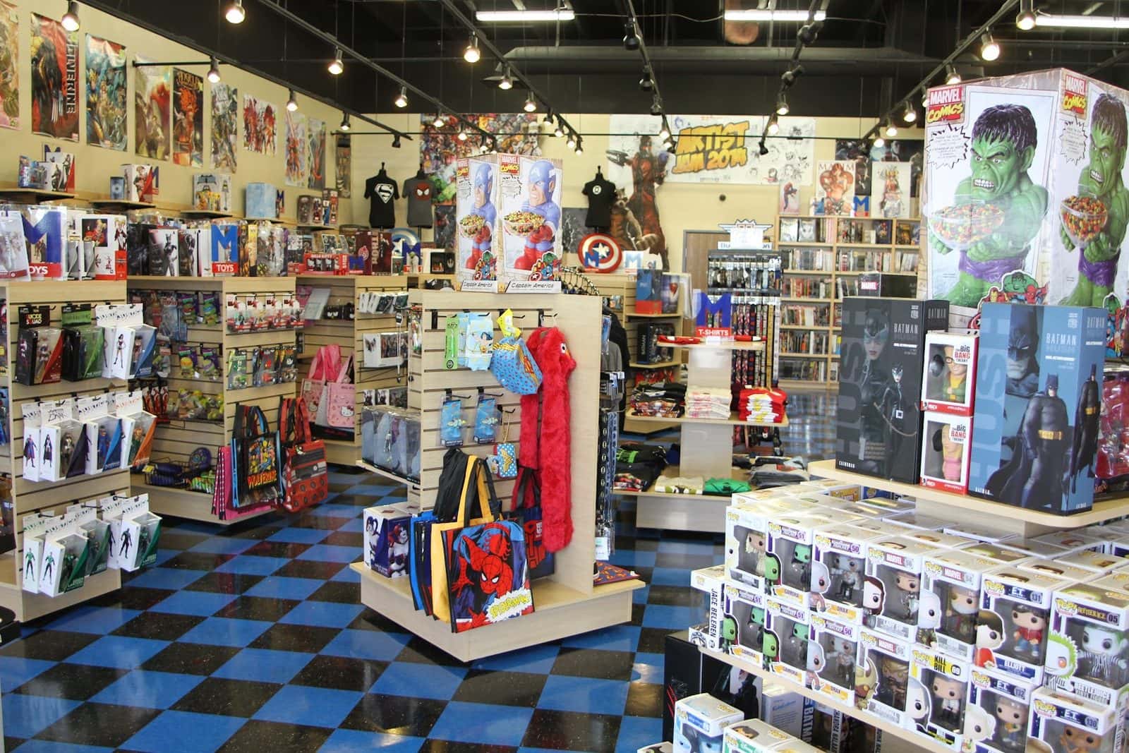 MaximuM Comics — Retail & Boutiques photo 2 of 5