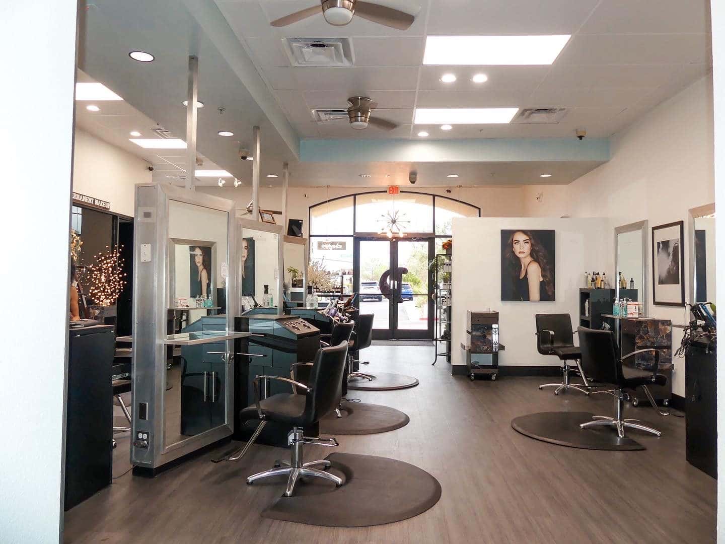 Salon Dushons Hair Salon — Bars & Breweries photo 3 of 5