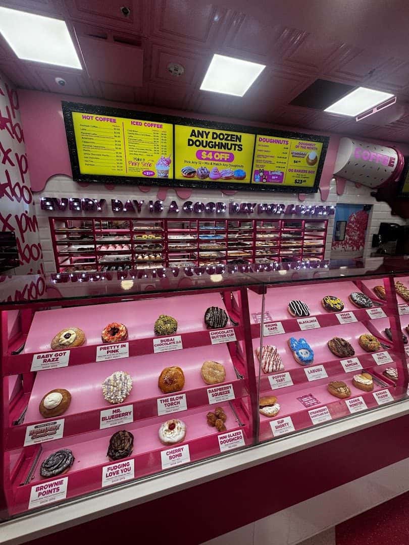 Pinkbox Doughnuts — Coffee Shops & Cafes photo 3 of 5