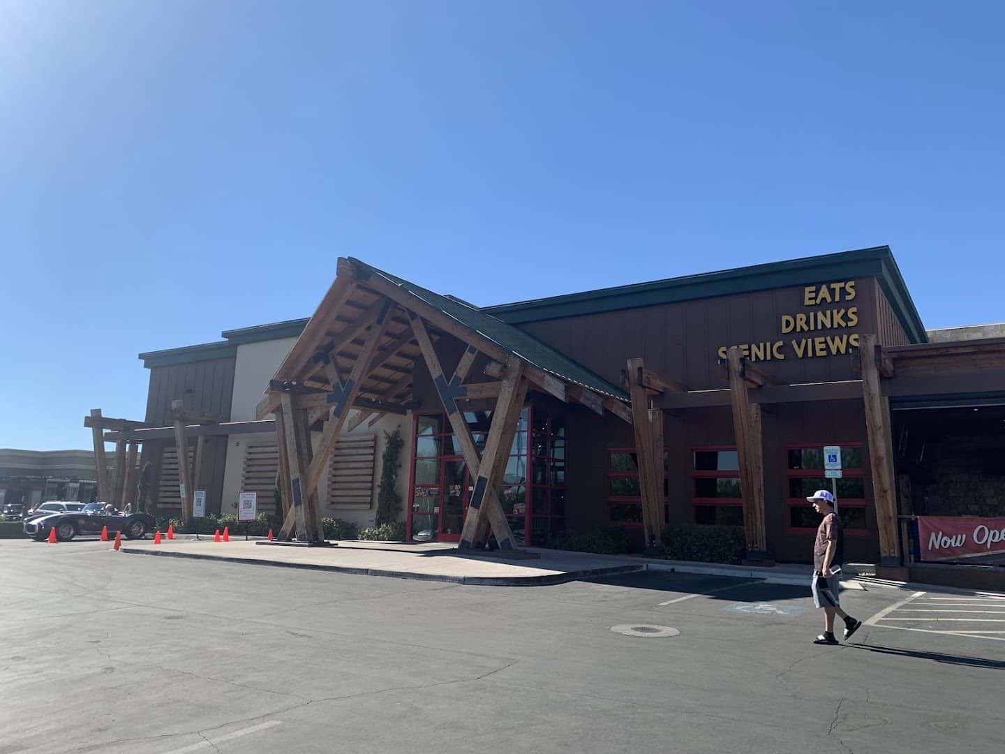 Twin Peaks — Restaurants photo 1 of 5