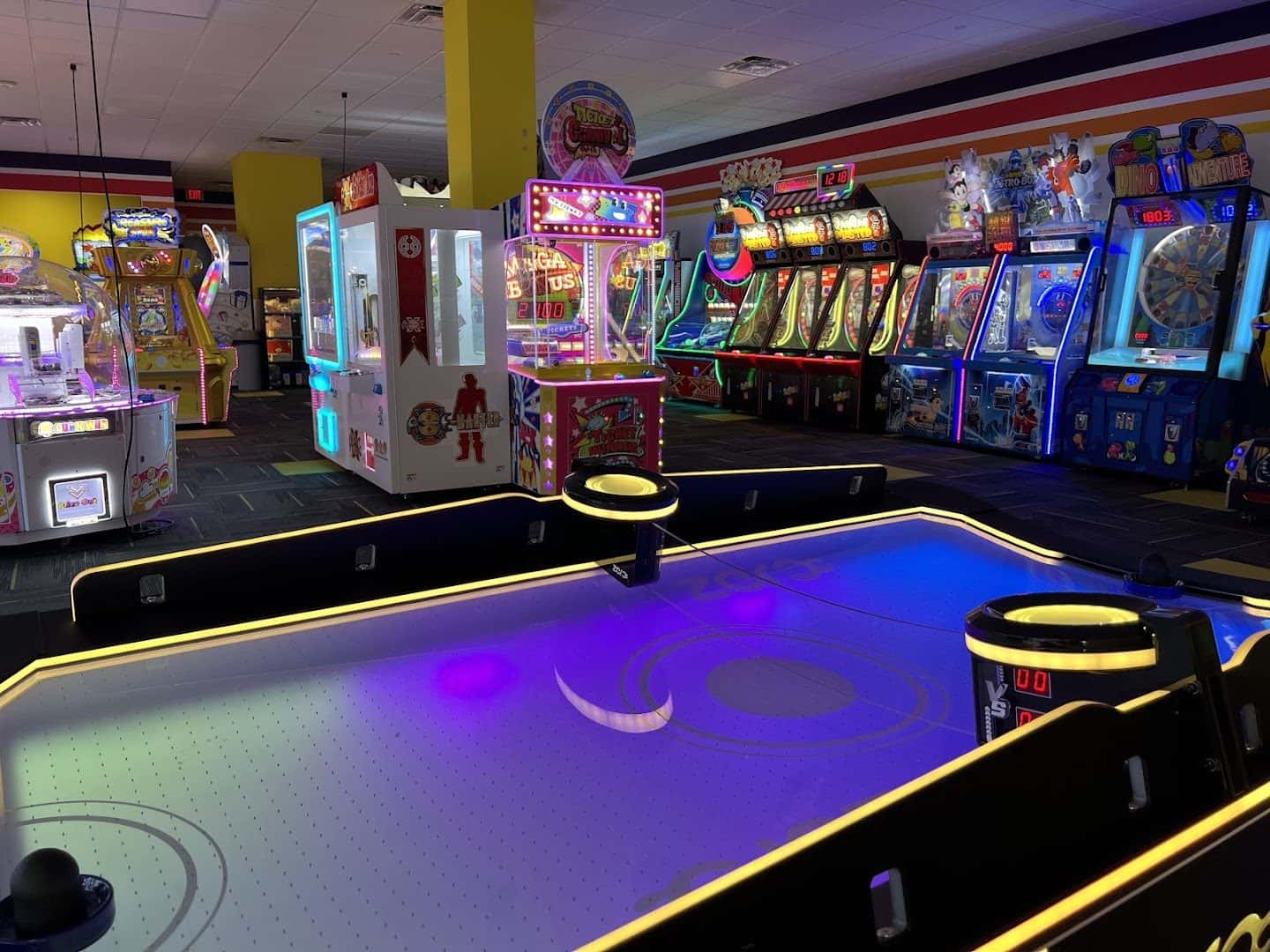 FunShare Arcade & Claw Galleria At Sunset — Family Fun & Recreation photo 2 of 5