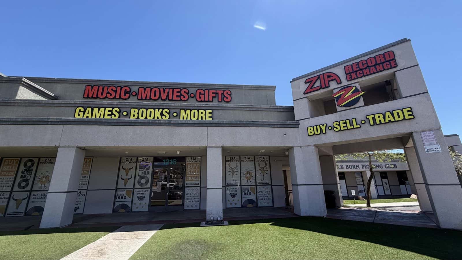 Zia Records (Rainbow - Las Vegas) — Retail & Boutiques photo 1 of 5
