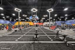Crunch Fitness - Green Valley