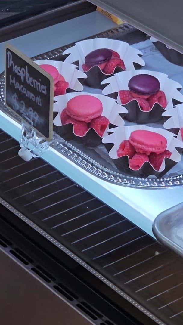 Vegas Bakery — Bakeries & Desserts photo 2 of 5