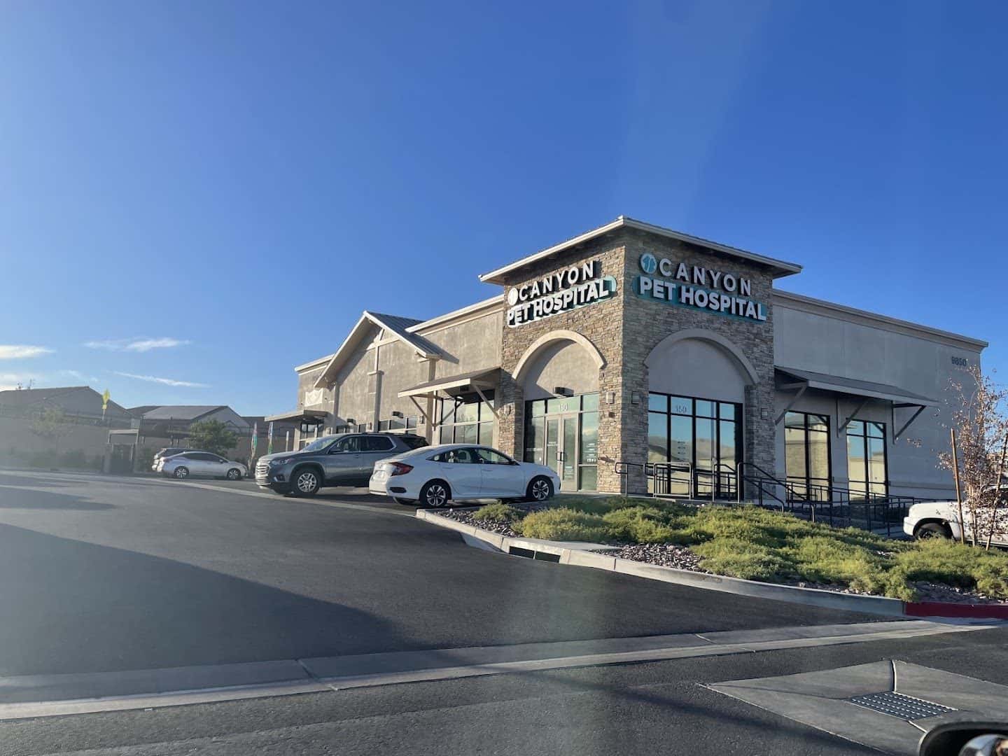 Canyon Pet Hospital — Doctors & Medical photo 2 of 5