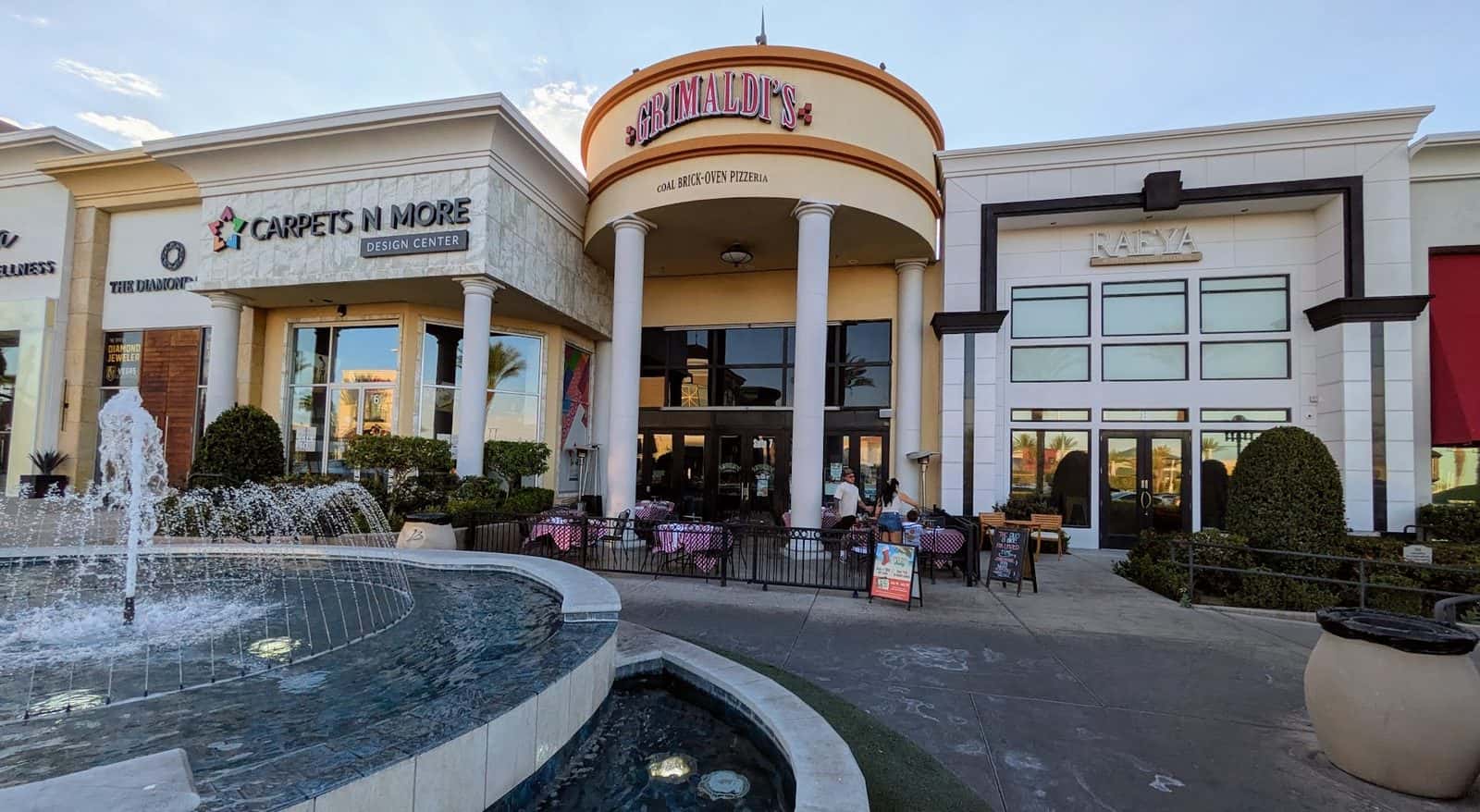 Grimaldi's Pizzeria — Restaurants photo 1 of 5