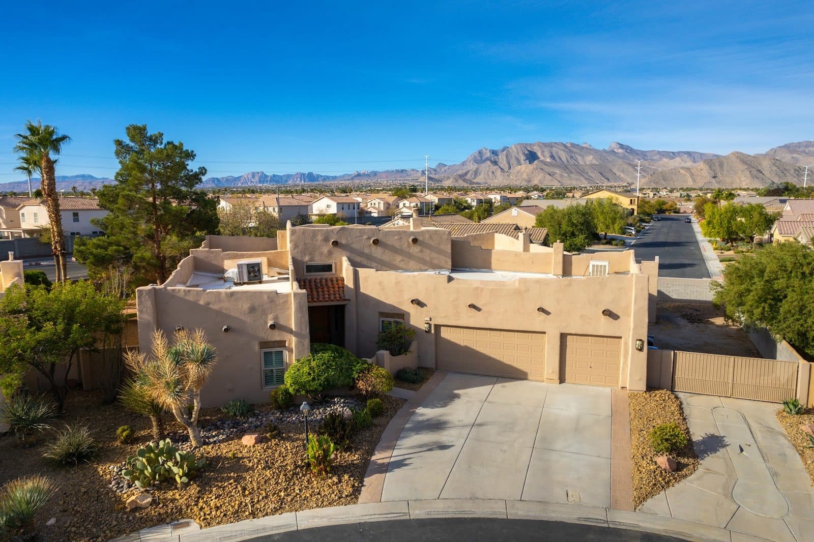 Bonnie Harrington: Realty One Group — Real Estate Agents photo 1 of 5