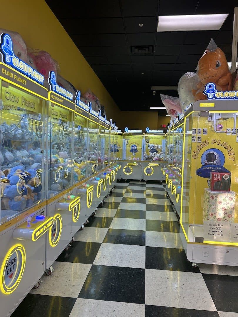 Claw Planet — Family Fun & Recreation photo 1 of 5