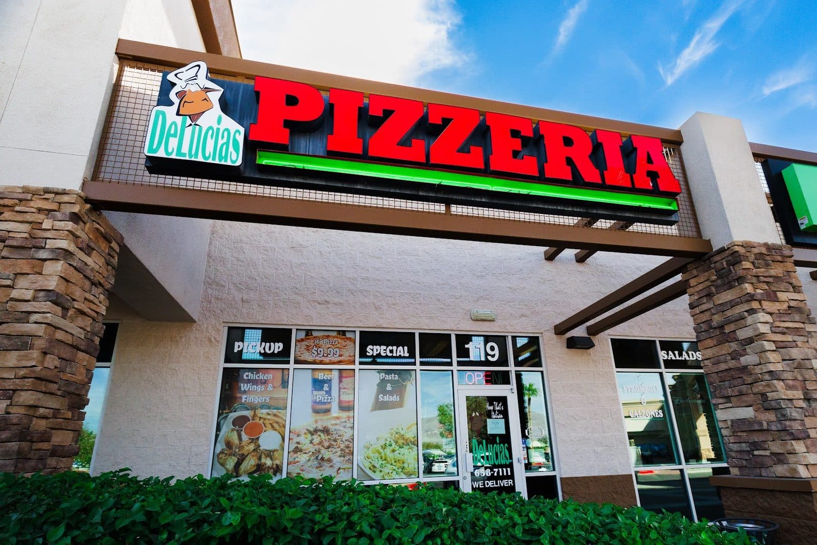 DeLucias Pizzeria — Restaurants photo 1 of 5