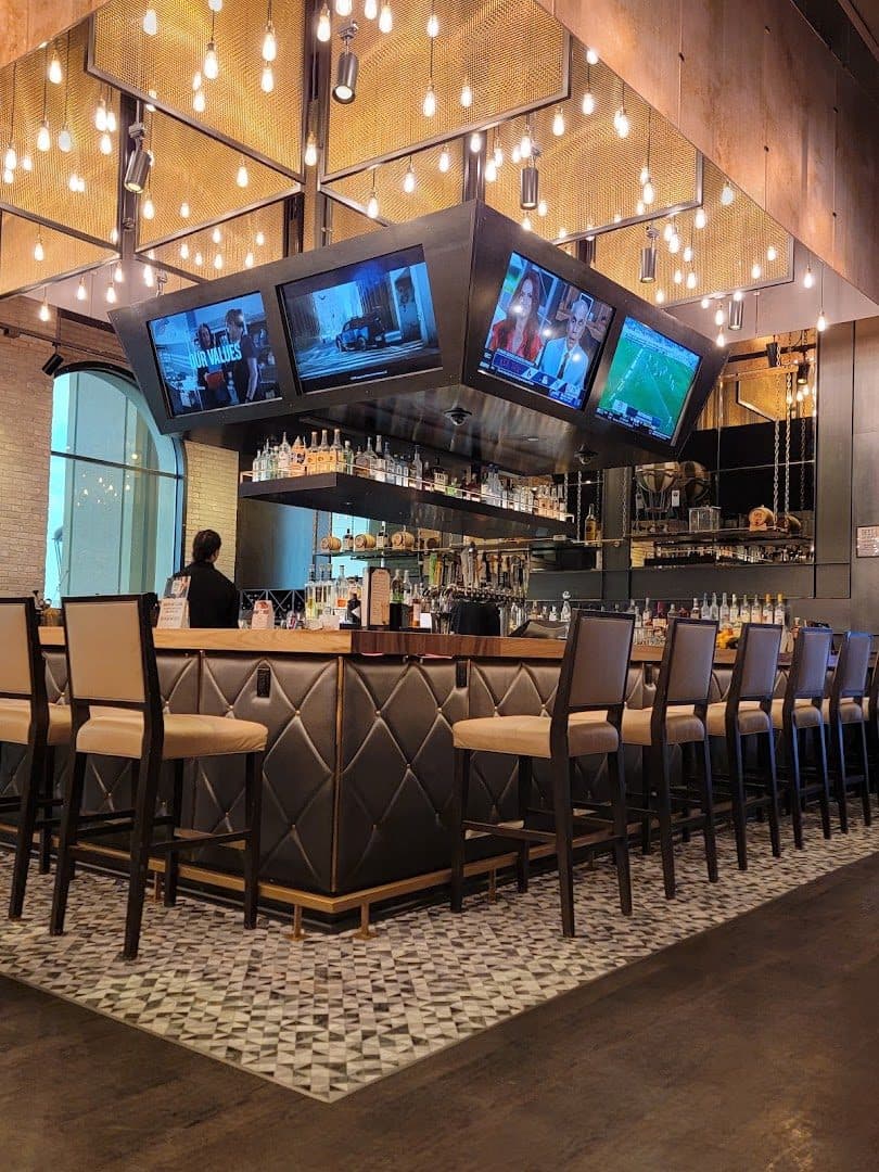 90 NINETY Bar + Grill — Restaurants photo 1 of 5