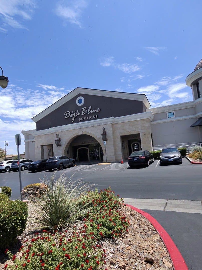 Goodwill Déjá Blue Boutique — Retail & Boutiques photo 1 of 5