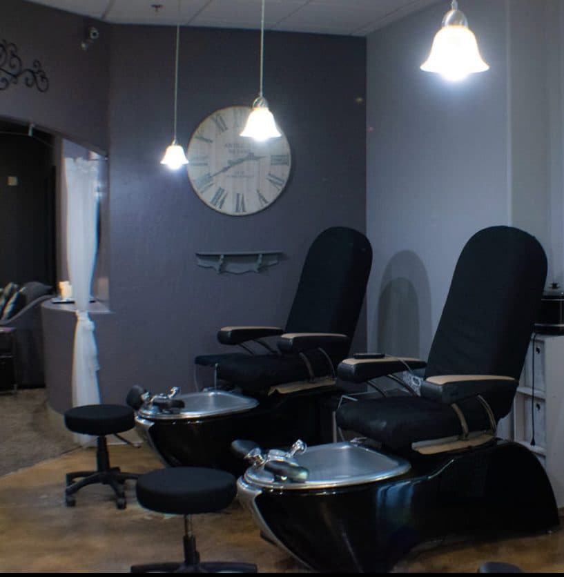 Backstage Beauty Salon in Las Vegas — Hair Salons & Barbers photo 1 of 5