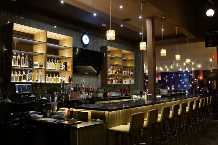 Nice Shot Golf Lounge & Bar