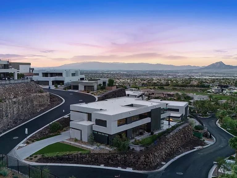Henderson Luxury Home for Sale: 1456 Solitude Ridge Dr Redefines Modern Living in MacDonald Highlands
