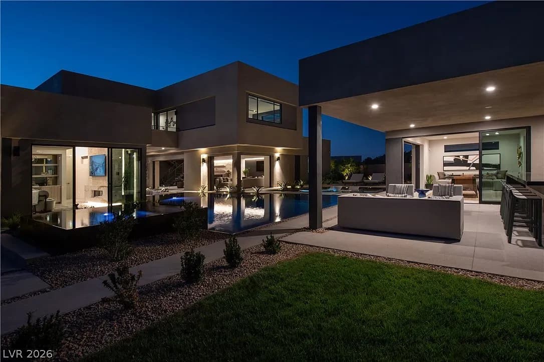 Las Vegas Luxury Home for Sale: 751 Wexler Ct Brings Blue Heron Design to the Historic Scotch 80s