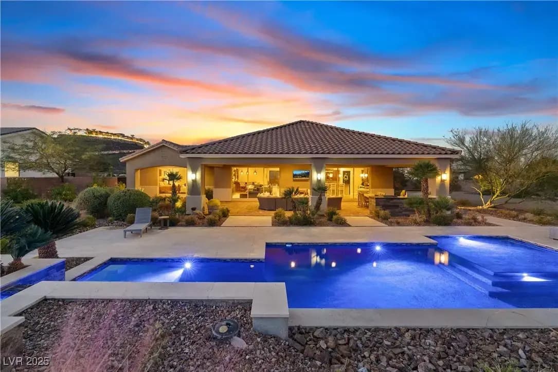 Luxury Desert Living: 421 Foxhall Rd, Henderson, NV